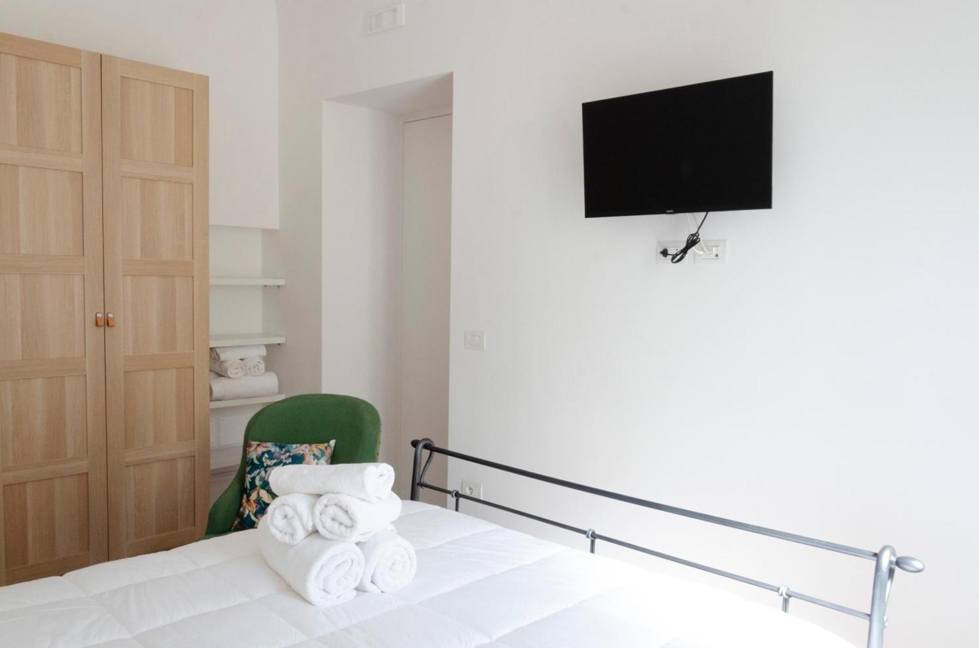 Suite Dante Naples Exterior photo